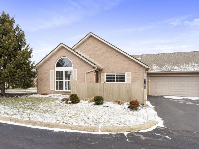 1308 Amberlea Drive W, Unit 11, Columbus, OH 43230 Photo 2
