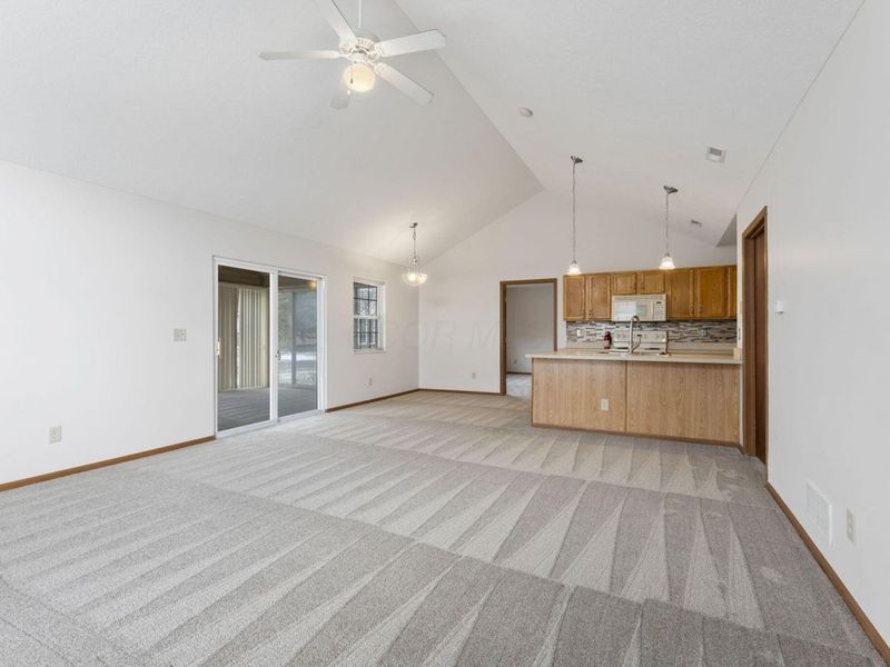 1308 Amberlea Drive W, Unit 11, Columbus, OH 43230 Photo 5