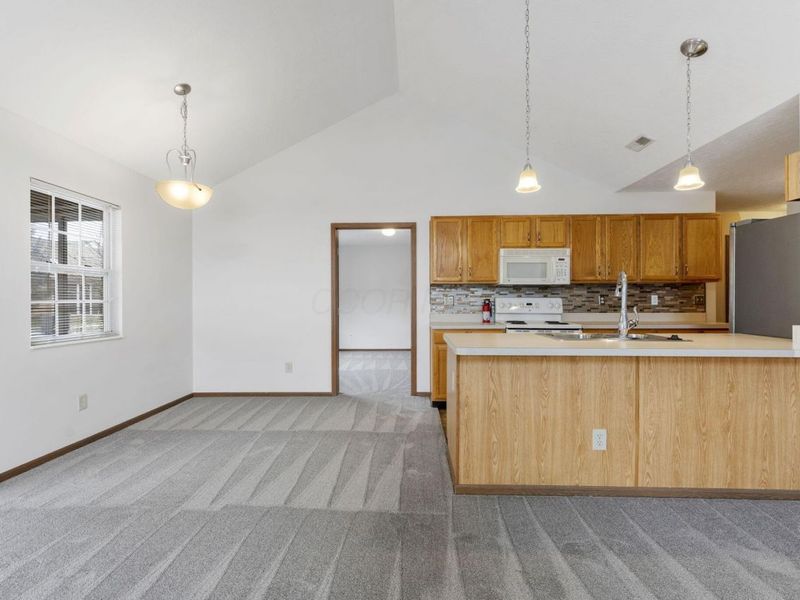 1308 Amberlea Drive W, Unit 11, Columbus, OH 43230 Photo 9