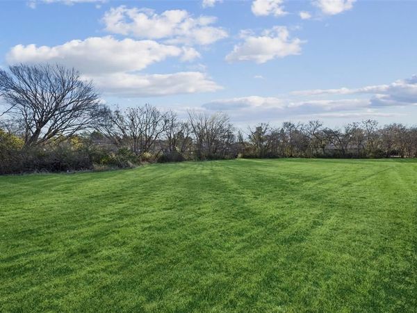 1010 N Cedar Ridge Drive, Duncanville, TX 75116