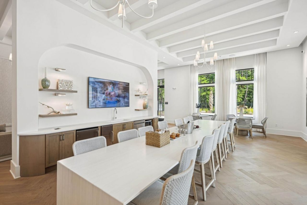 331 Pickwick Dr. Photo 36