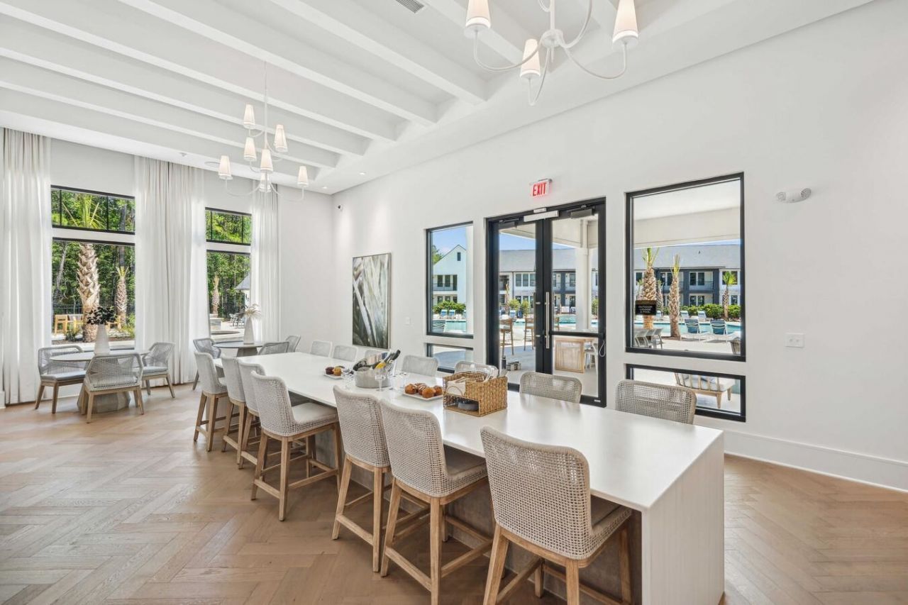 331 Pickwick Dr. Photo 37