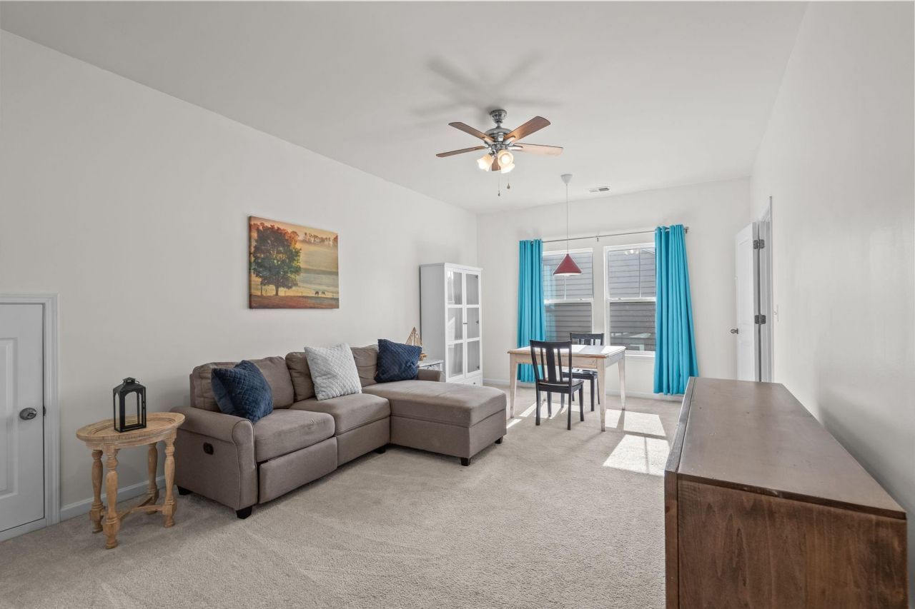 201 Craigflower Ct. Photo 24