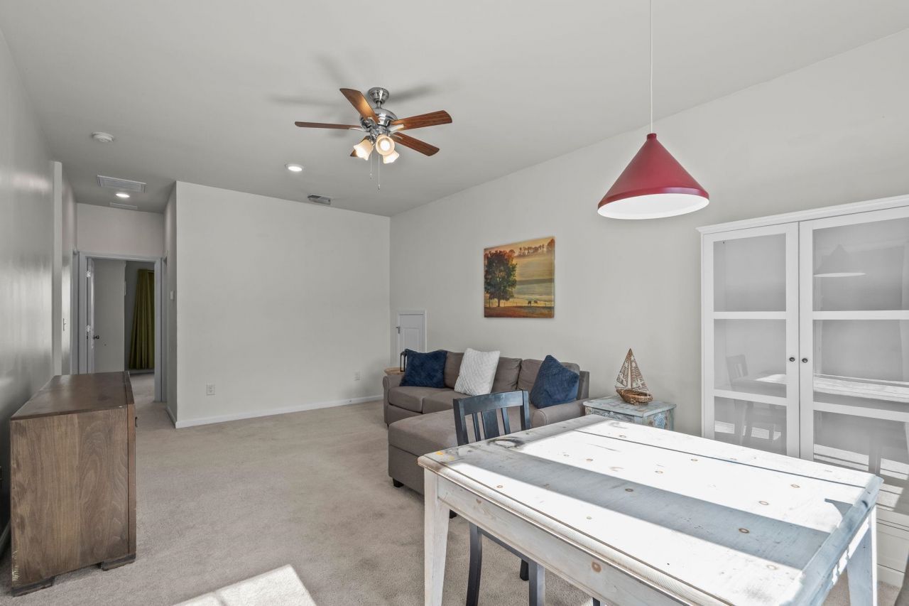 201 Craigflower Ct. Photo 26