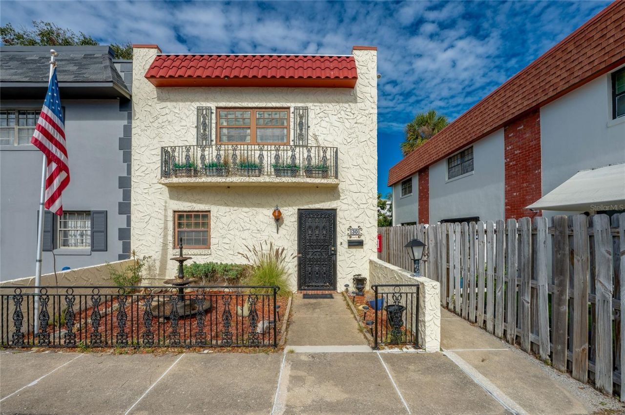 625 N HALIFAX AVENUE Daytona Beach, FL 32118