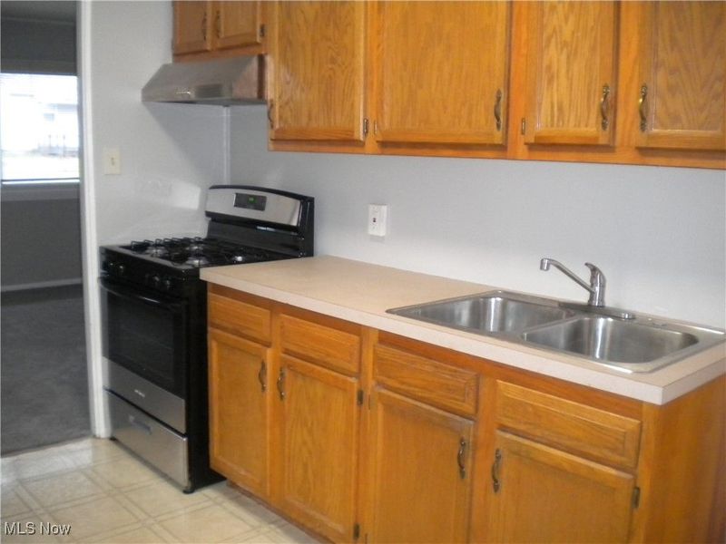 611 Franklin Avenue, Barberton, OH 44203 Photo 5