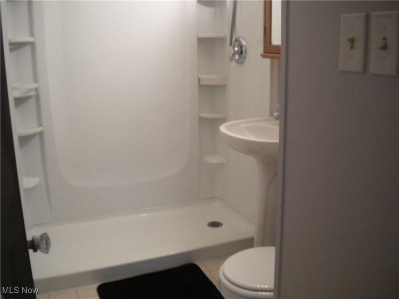 611 Franklin Avenue, Barberton, OH 44203 Photo 6