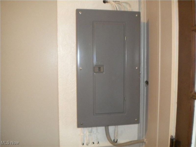 611 Franklin Avenue, Barberton, OH 44203 Photo 8