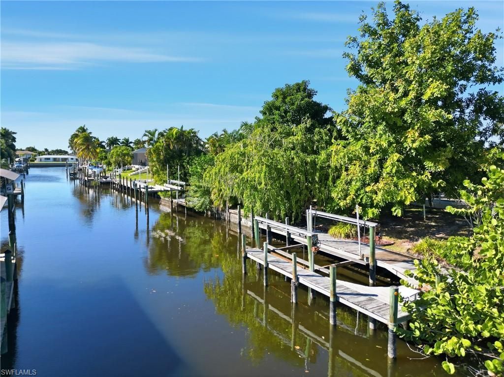 1432 Windsor Ct, Cape Coral, FL 33904 Photo