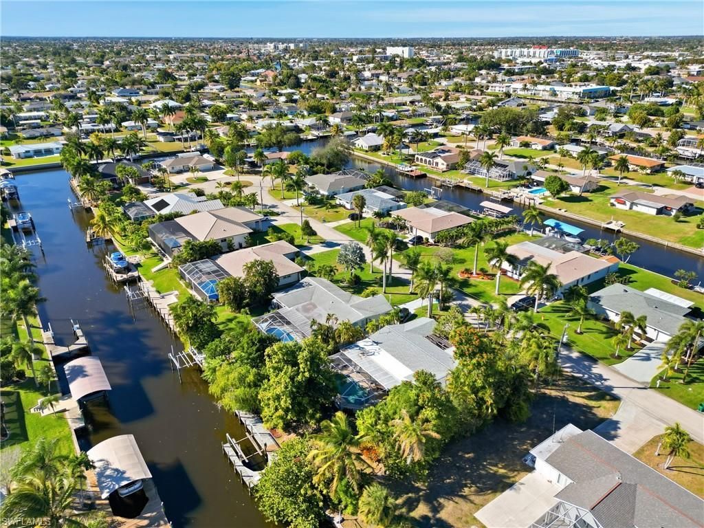 1432 Windsor Ct, Cape Coral, FL 33904 Photo