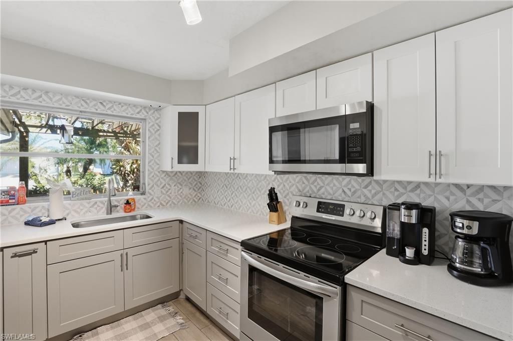 1432 Windsor Ct, Cape Coral, FL 33904 Photo