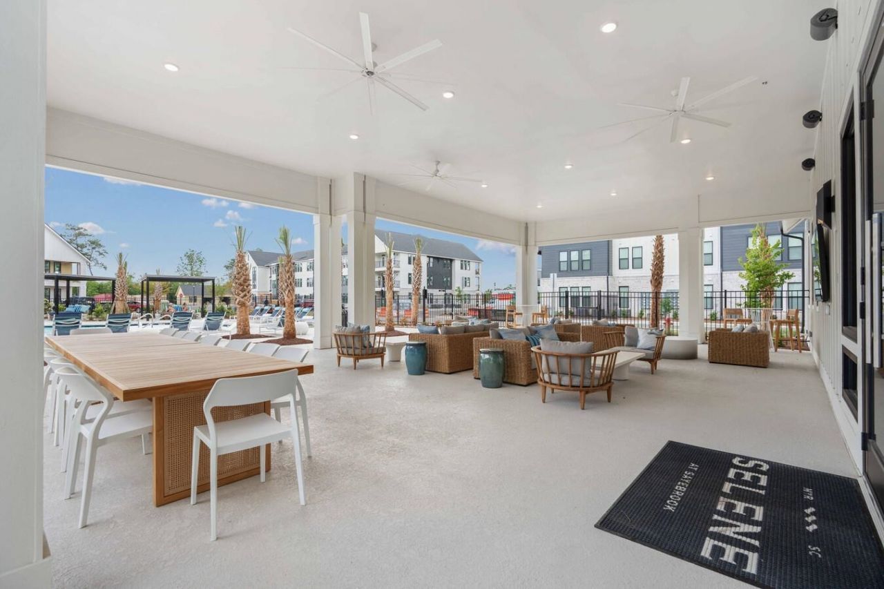 331 Pickwick Dr. Photo 25