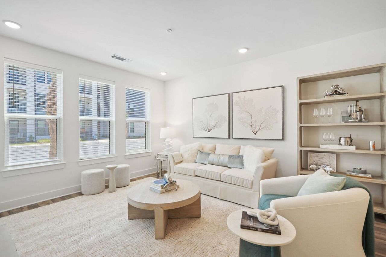 331 Pickwick Dr. Photo 13