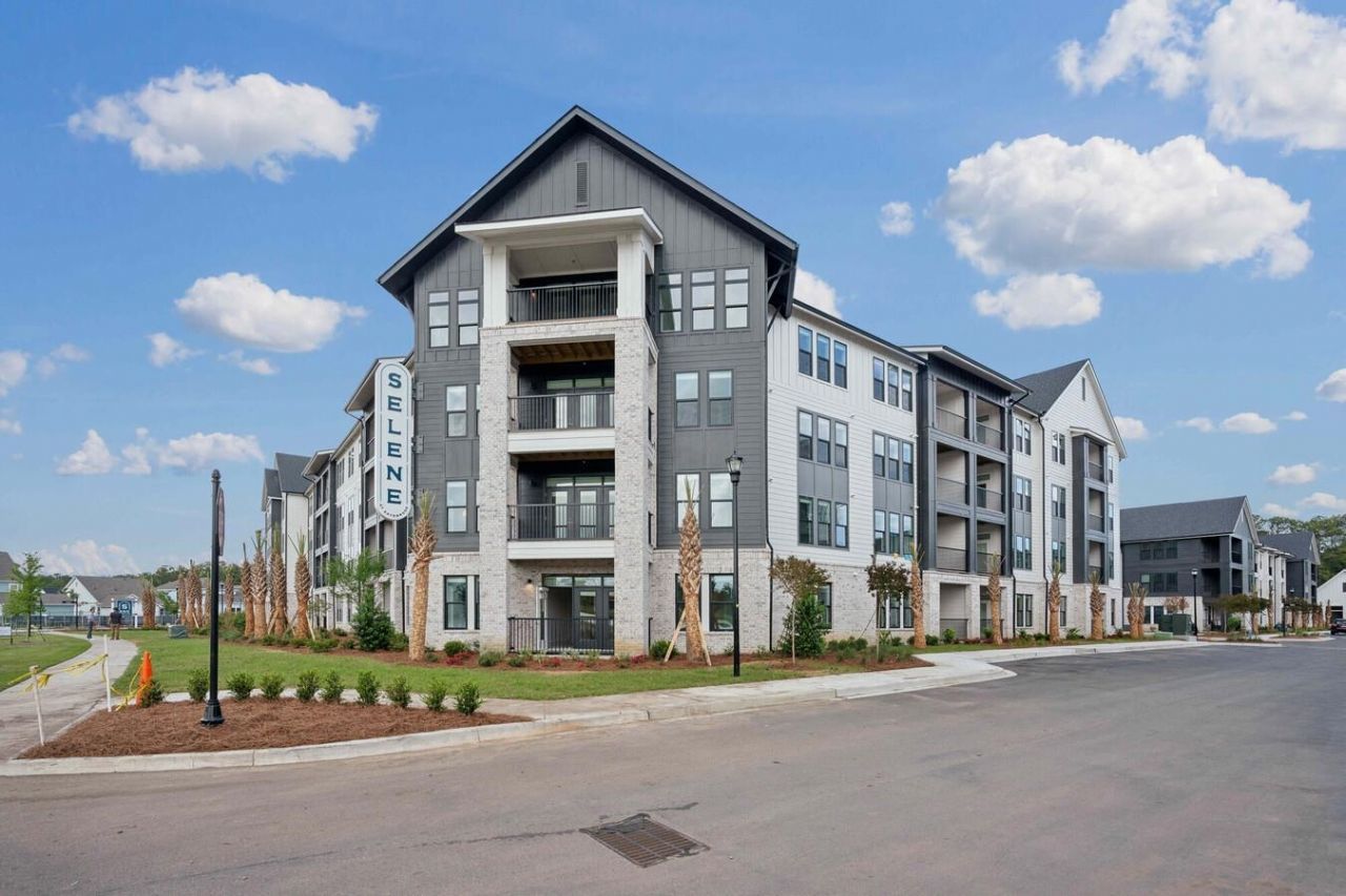 331 Pickwick Dr. Photo 34