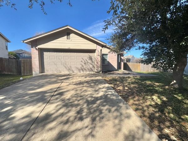 110 Comal CV, Elgin, TX 78621