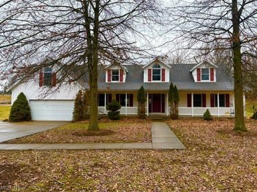 209 Maple Avenue, St Clairsville, OH 43950