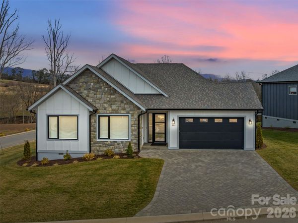 304 Avery Trail Drive , Arden, NC 28704