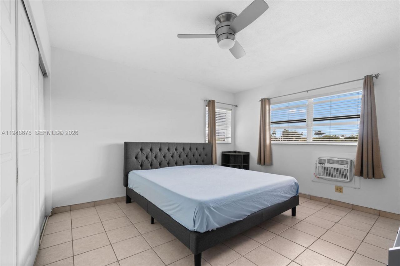 141 NE 10th Ave, Unit 26C, Hallandale Beach, FL 33009 Photo