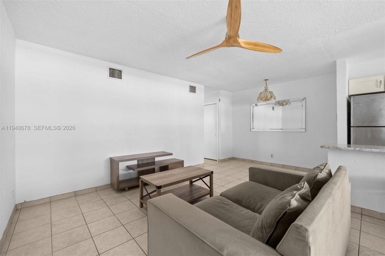 141 NE 10th Ave, Unit 26C, Hallandale Beach, FL 33009 Photo