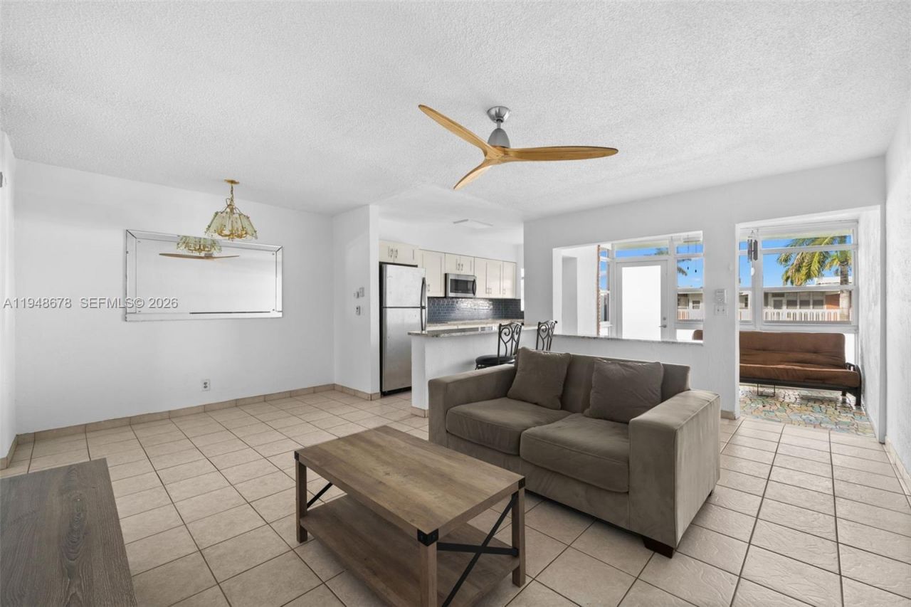141 NE 10th Ave, Unit 26C, Hallandale Beach, FL 33009 Photo