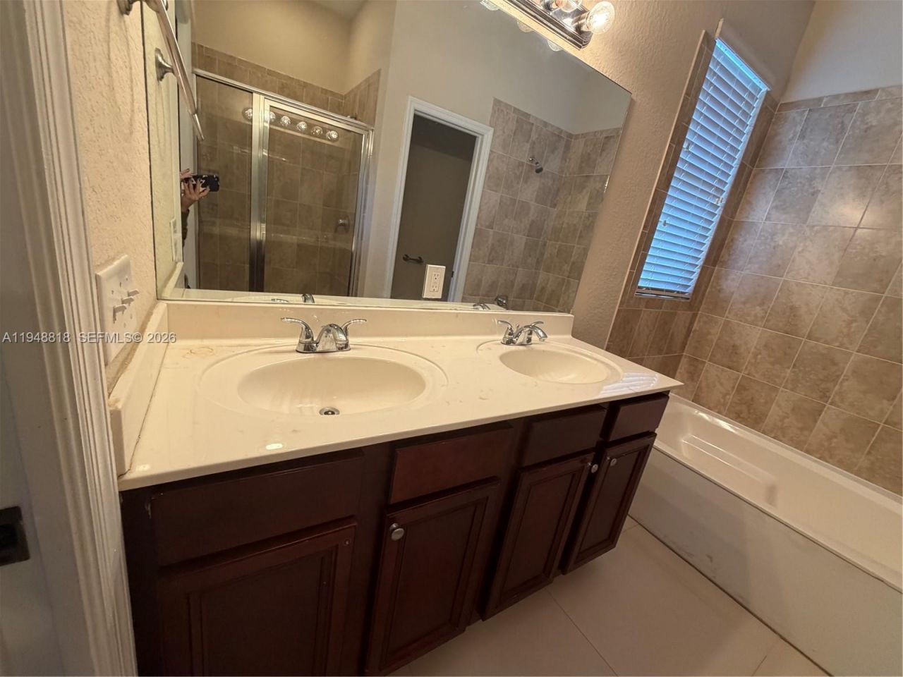 20715 NE 10th Ct, Unit 20715, Miami, FL 33179 Photo