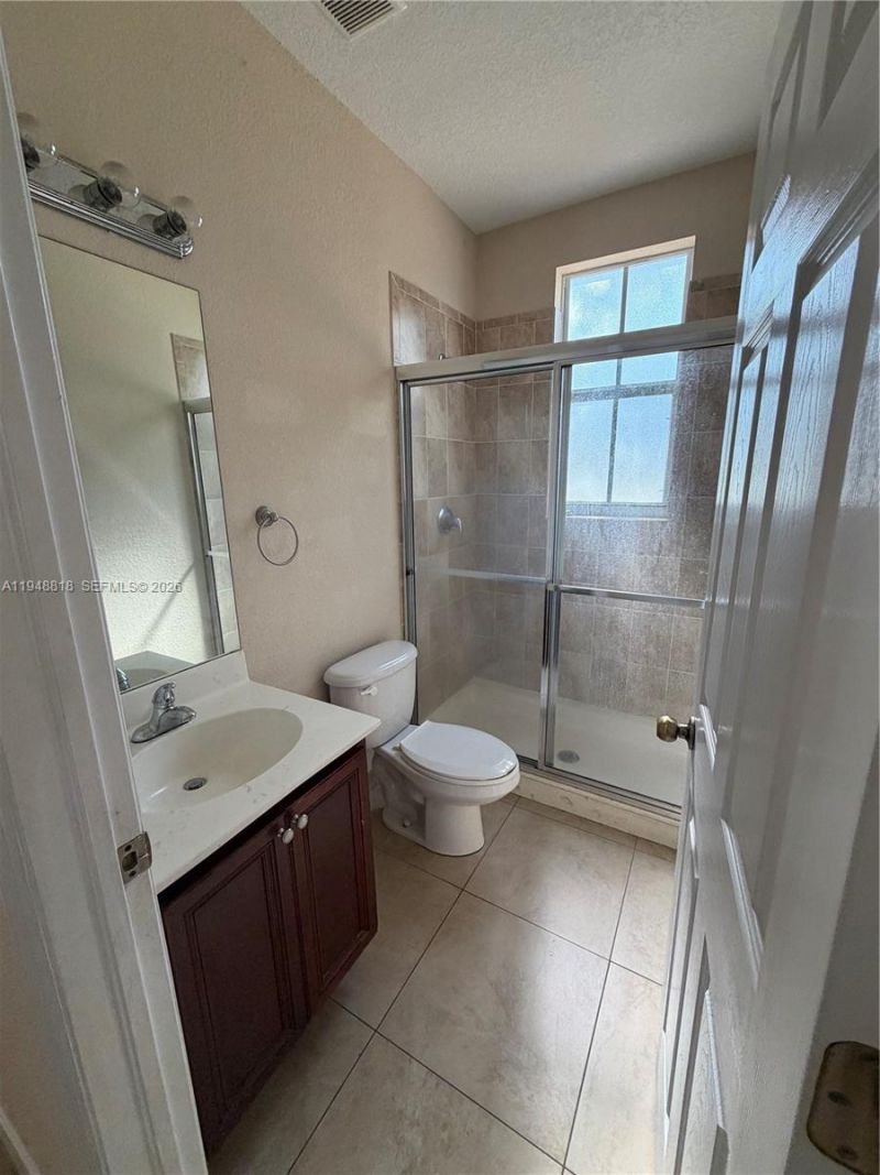 20715 NE 10th Ct, Unit 20715, Miami, FL 33179 Photo