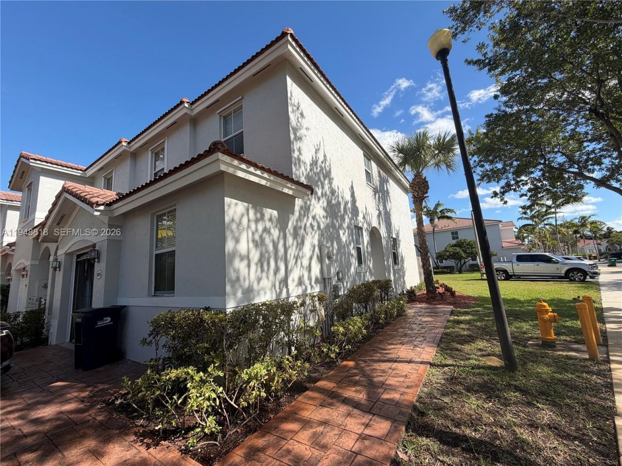 20715 NE 10th Ct, Unit 20715, Miami, FL 33179 Photo