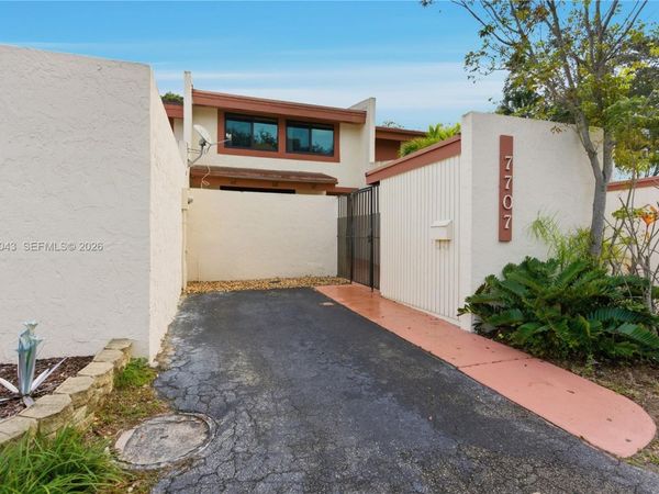 7707 SW 105th Pl, Miami, FL 33173
