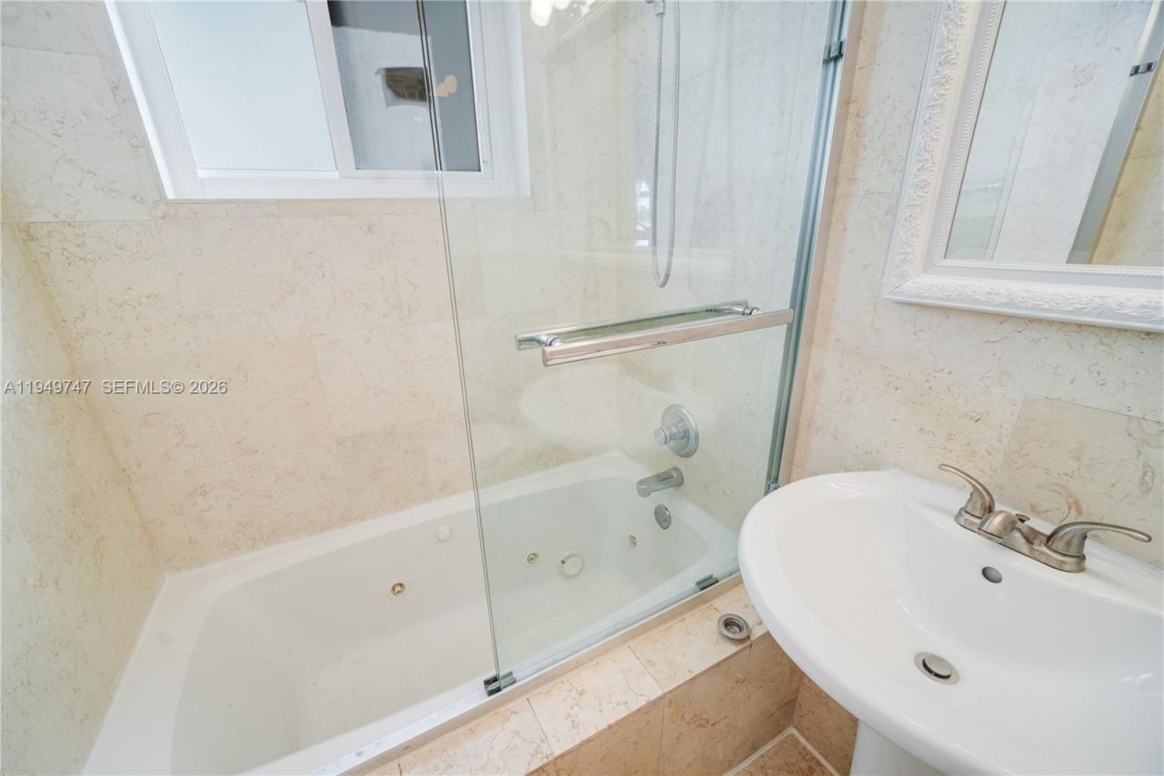 630 79th St , Miami Beach, FL 33141 Photo