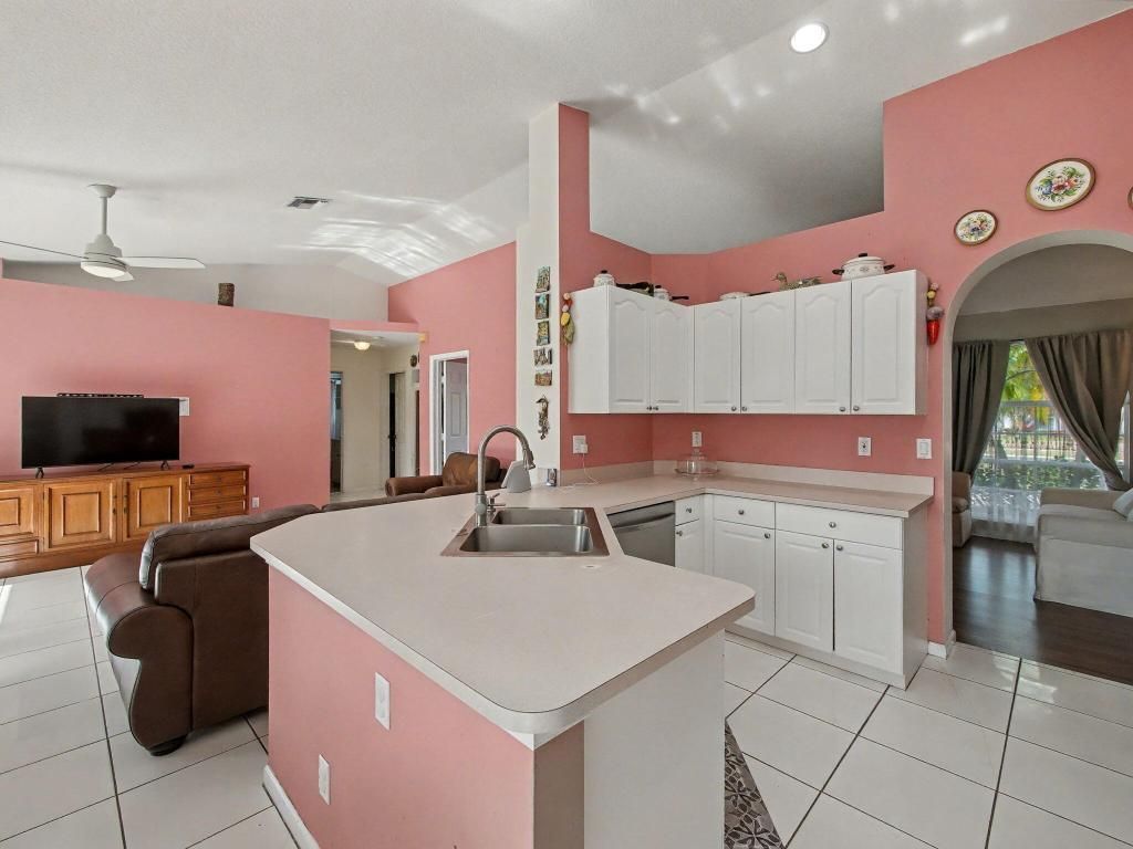 249 Monterey Way, Royal Palm Beach, FL 33411 Photo