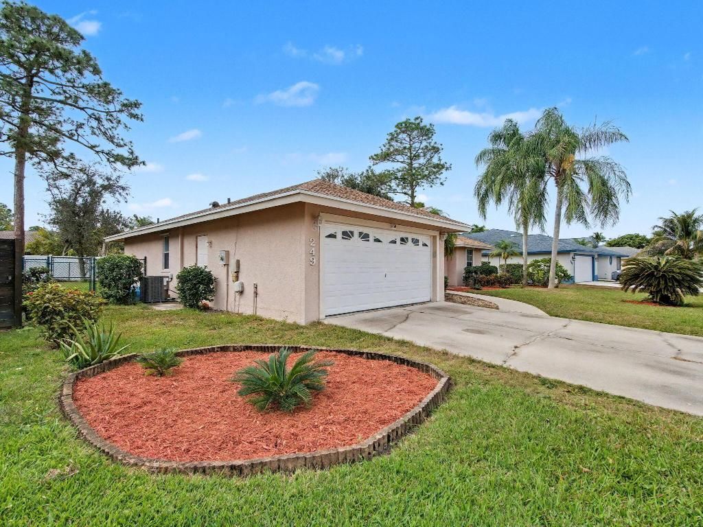 249 Monterey Way, Royal Palm Beach, FL 33411 Photo