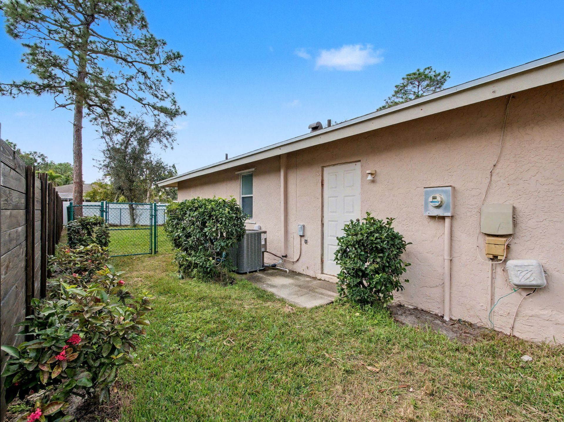 249 Monterey Way, Royal Palm Beach, FL 33411 Photo