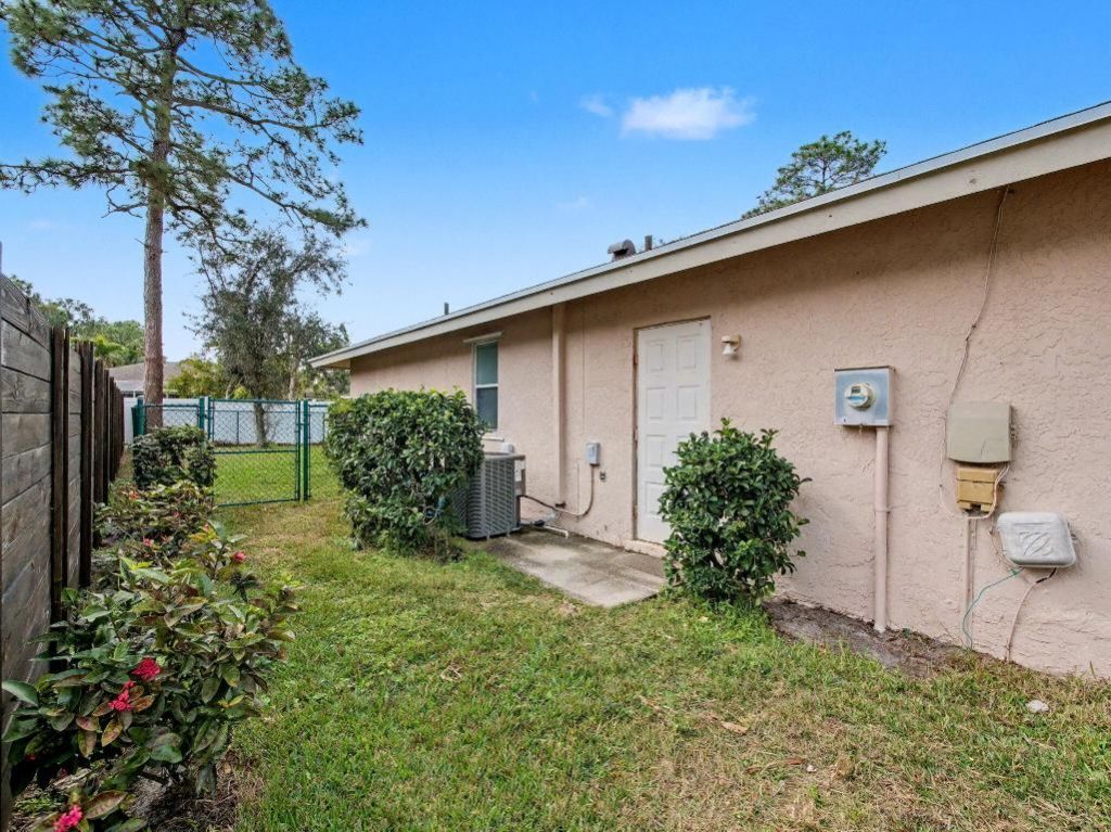 249 Monterey Way, Royal Palm Beach, FL 33411 Photo