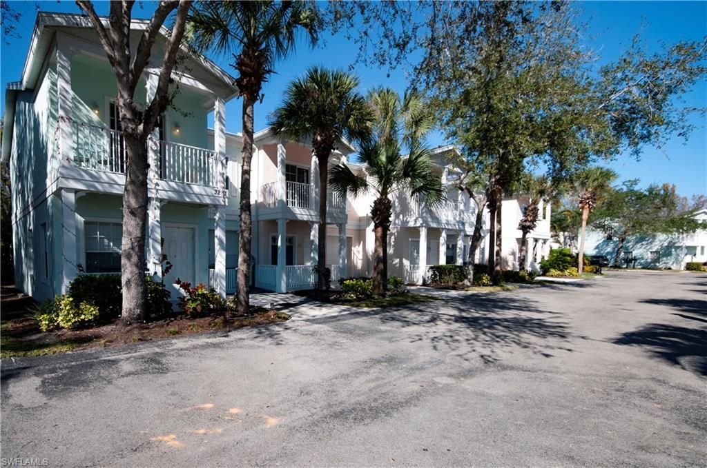 3281 Lindsey Ln, Unit 4, Naples, FL 34109 Photo