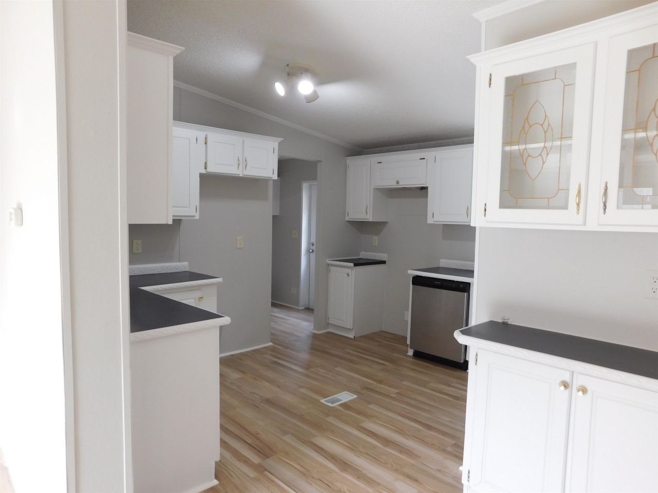 1338 Tidway Circle Photo 4