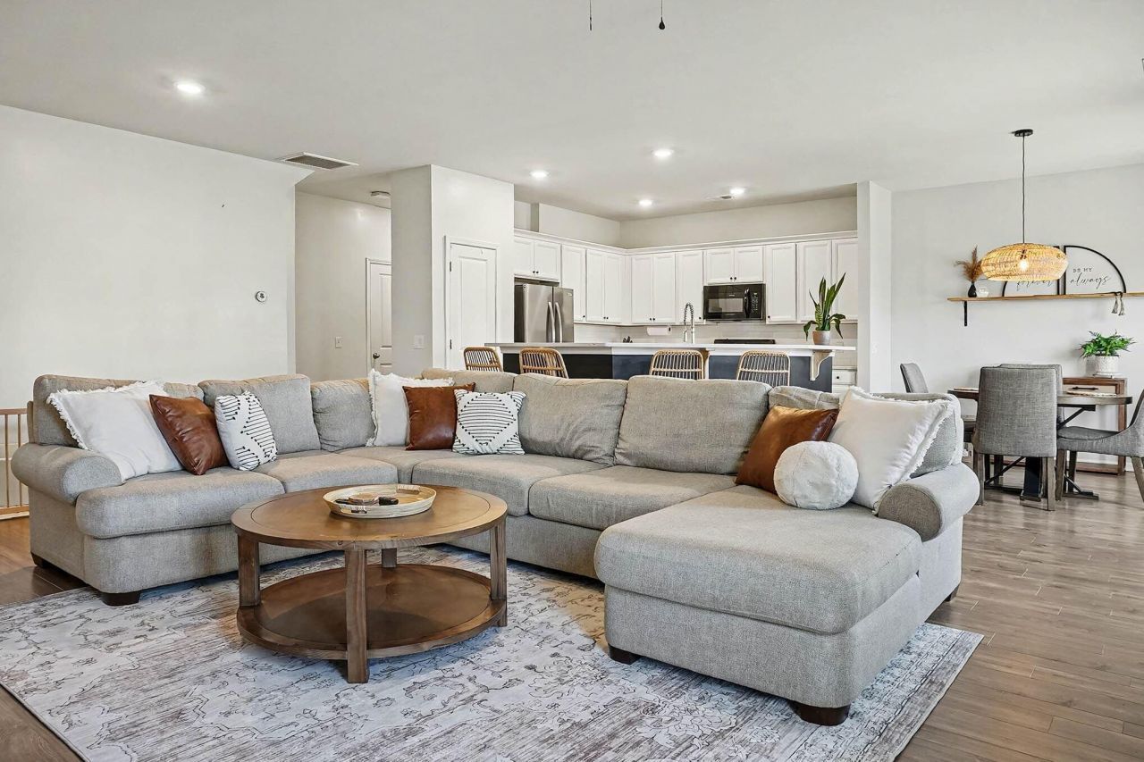 211 Daniels Creek Circle Photo 6