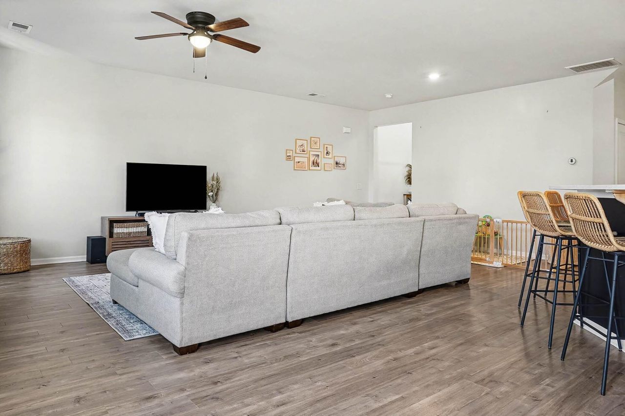 211 Daniels Creek Circle Photo 8