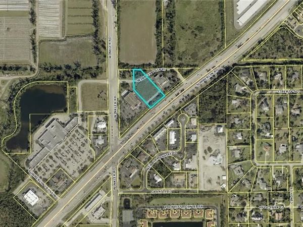 15640 Summerlin RD, FORT MYERS, FL 33908
