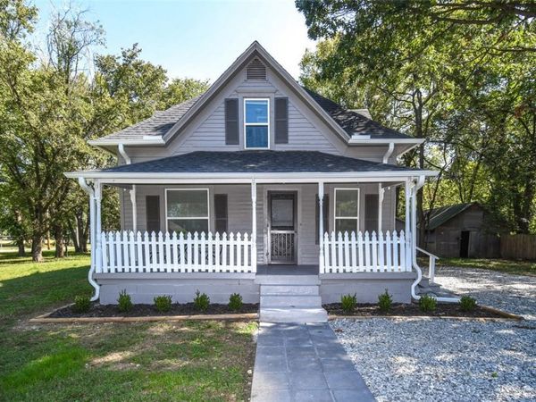 316 N Mckinnon Avenue, Gentry, AR 72734