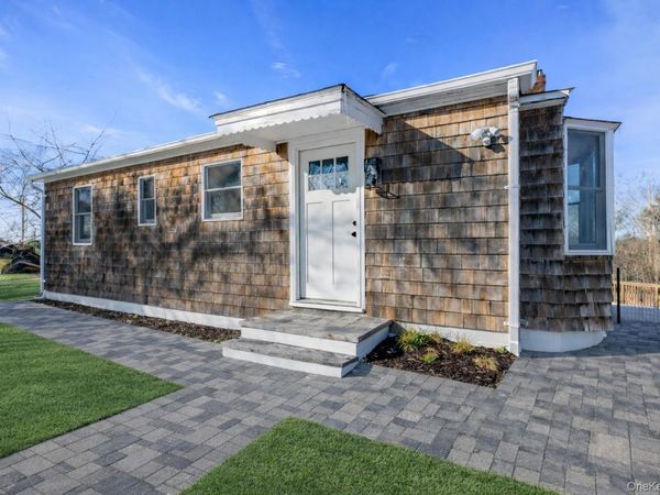 33 Oceanview Road , Hampton Bays, NY 11946