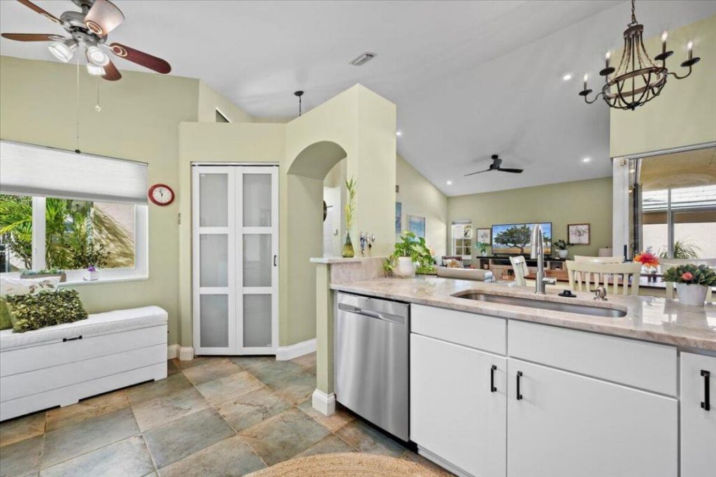 11 Dorchester Circle, Palm Beach Gardens, FL 33418 Photo