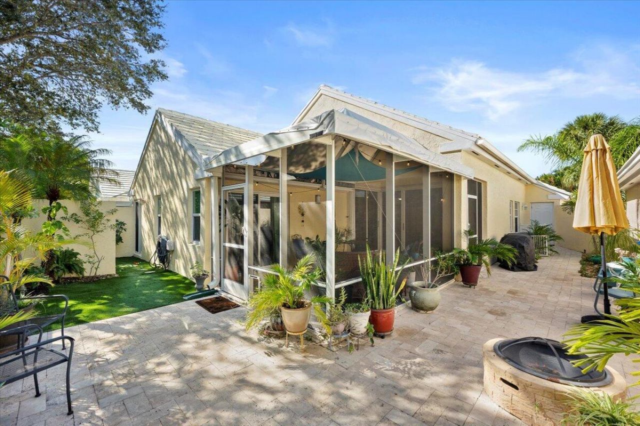 11 Dorchester Circle, Palm Beach Gardens, FL 33418 Photo