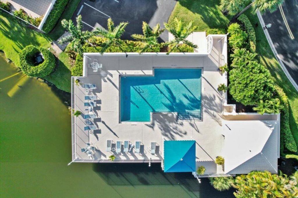 11 Dorchester Circle, Palm Beach Gardens, FL 33418 Photo