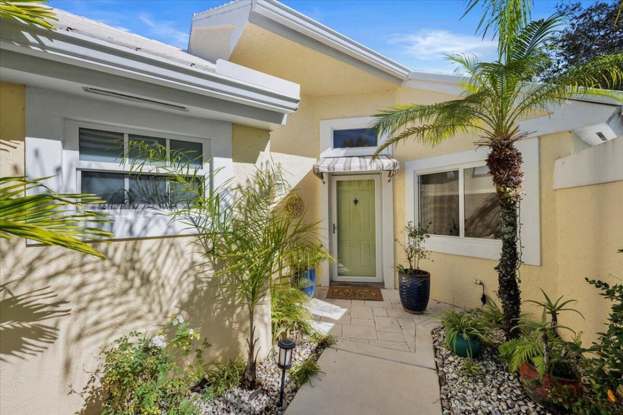11 Dorchester Circle, Palm Beach Gardens, FL 33418 Photo