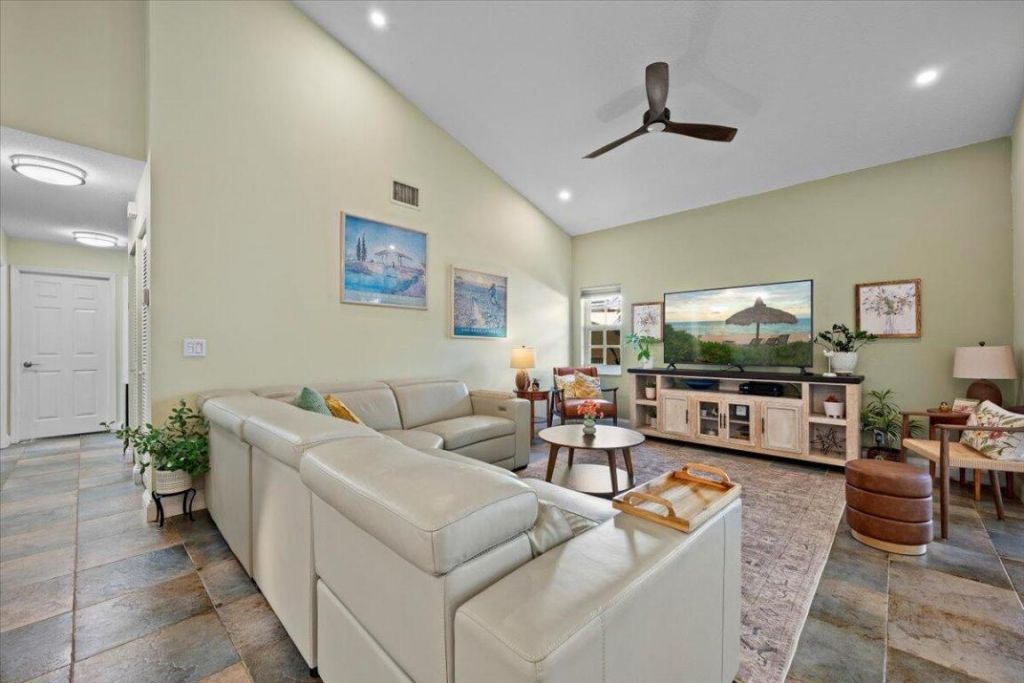 11 Dorchester Circle, Palm Beach Gardens, FL 33418 Photo