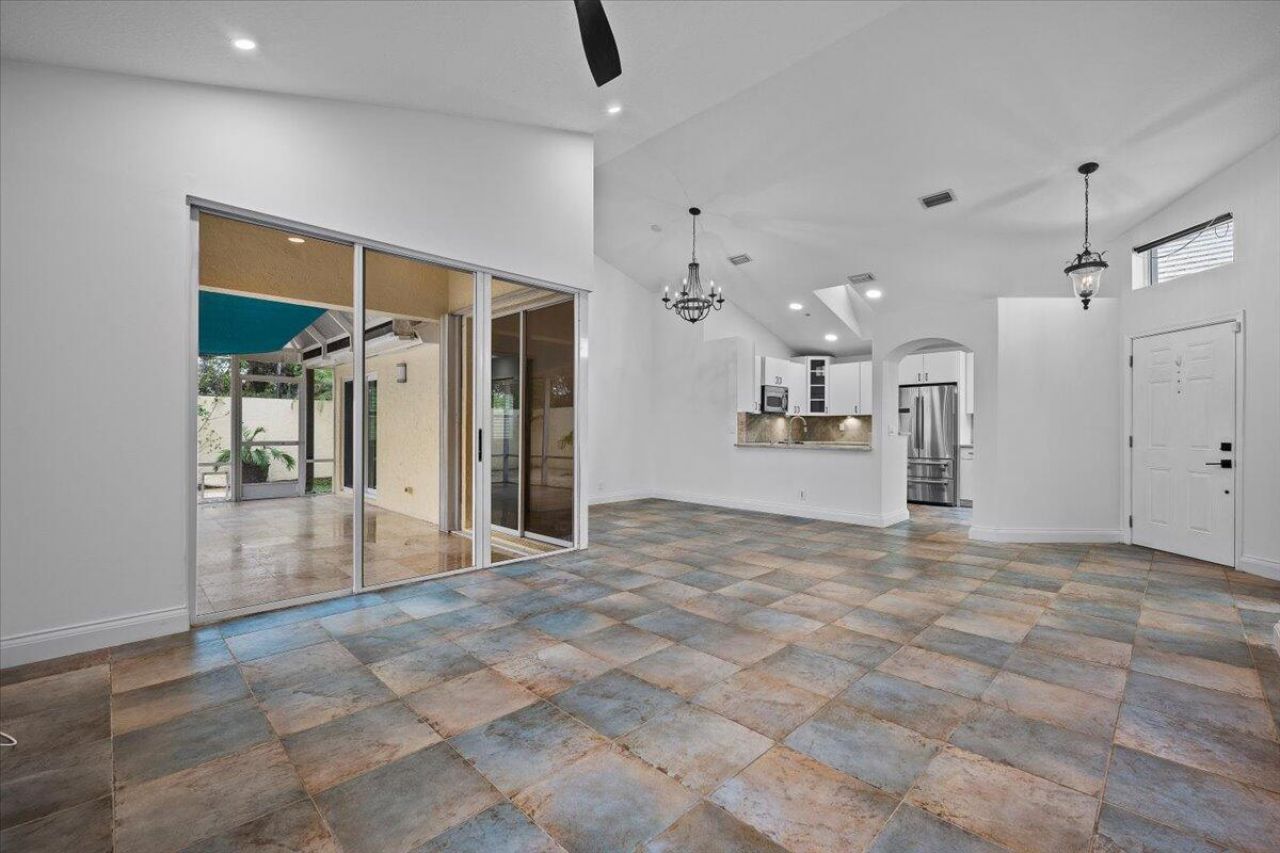 11 Dorchester Circle, Palm Beach Gardens, FL 33418 Photo