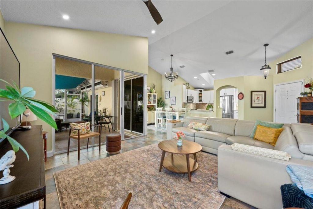 11 Dorchester Circle, Palm Beach Gardens, FL 33418 Photo