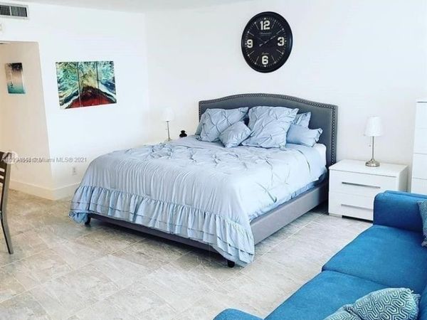 100 Lincoln Road, Unit 707, Miami Beach, FL 33139