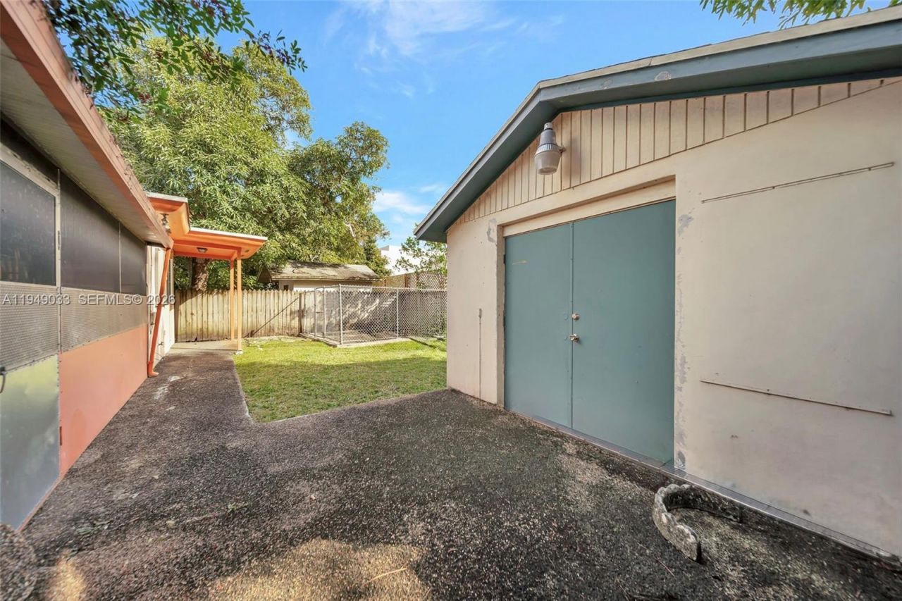 244 NW 43rd St, Miami, FL 33127 Photo