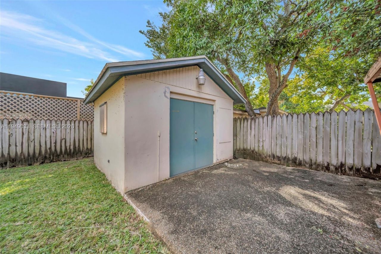 244 NW 43rd St, Miami, FL 33127 Photo